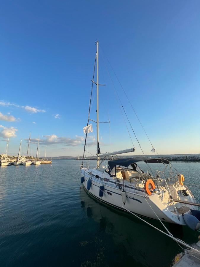 Aida Sailing Boat Ботель